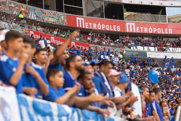 Cruzeiro e Chapecoense empatam! Torcida dá show no Mané Garrincha