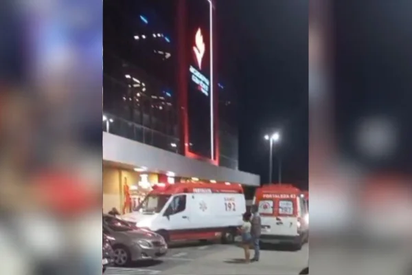 Foto colorida de academia onde um homem morreu durante exercícios físicos em Fortaleza, Ceará