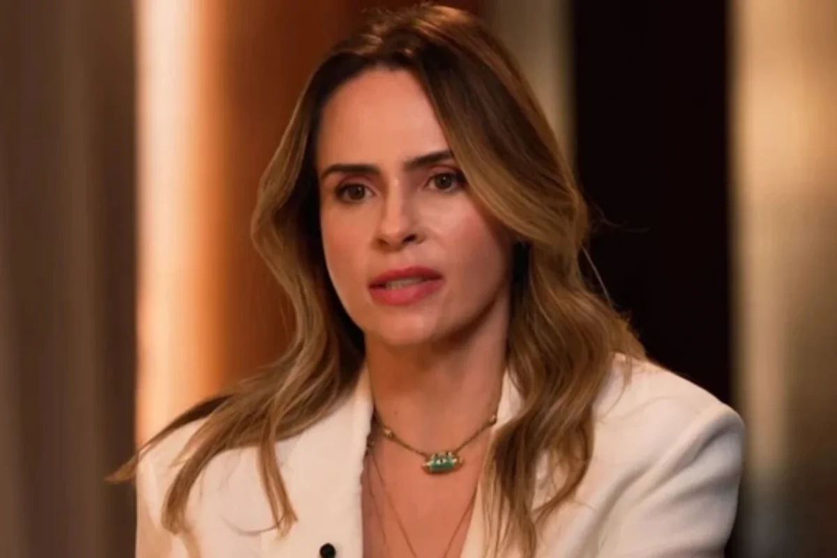 Ana Paula Renault. Ana Paula Renault.
