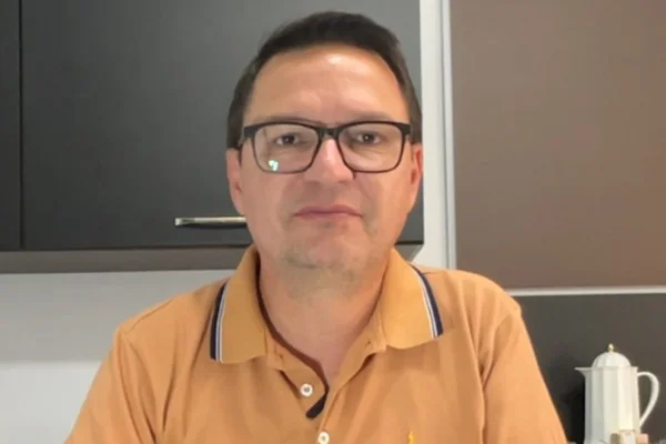Prefeito e vice reeleitos têm diplomas cassados por compra de votos