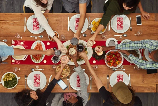 Mesa com comidas de Natal