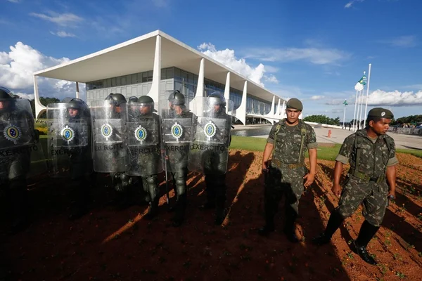 Prisão de Cunha: Temer ordena “lei do silêncio” no Planalto