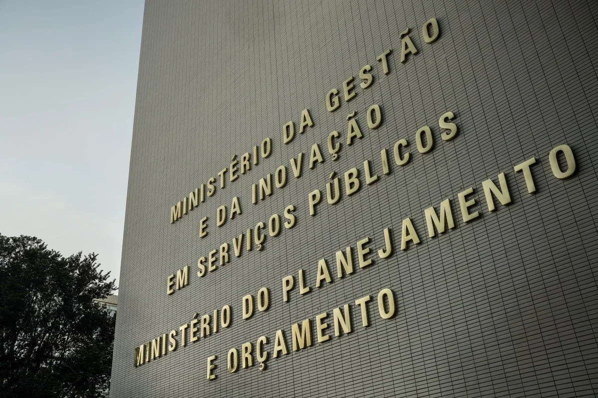 Reeleito, Lula precisa remanejar R$ 20 bilhões do Orçamento para bondades