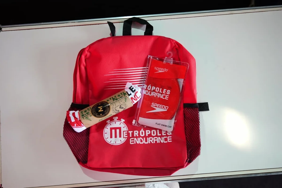 Segundo dia de entrega de kits do Metrópoles Endurance agita o Pontão - imagem 2 Segundo dia de entrega de kits do Metrópoles Endurance agita o Pontão - imagem 2