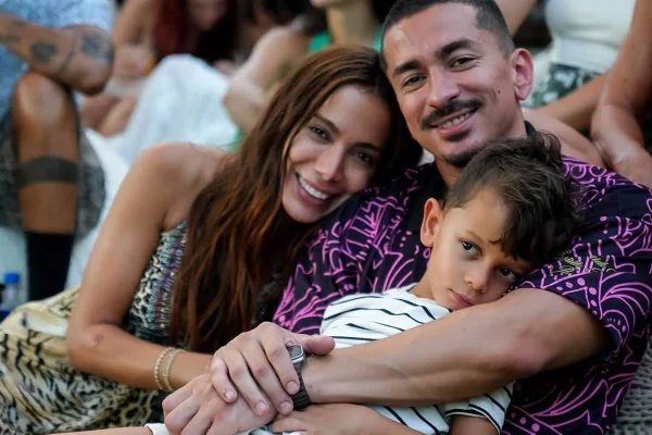 Foto colorida de Renan Machado e Anitta - Metrópoles