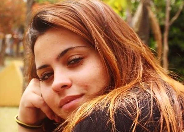 Polícia encontra drogas na mochila de Jéssica Leite