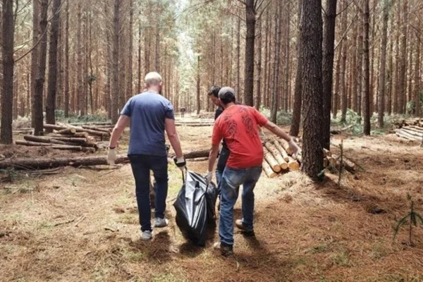 Homem mata colega com motosserra após ser chamado de “corno”