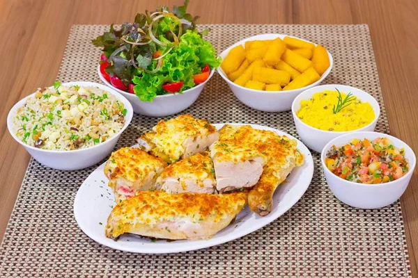 Vale muito e custa pouco: Santo Frango é um delivery que cabe no bolso