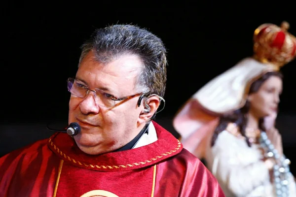 Padre Moacir Anastácio, do Pentecostes, está internado com Covid-19