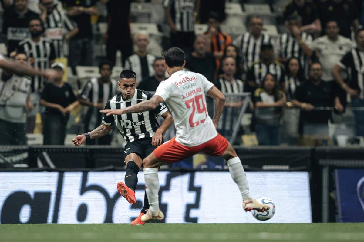 Atlético-MG sofre, empata com o Bragantino e avança na Sul-Americana - imagem 3 Atlético-MG sofre, empata com o Bragantino e avança na Sul-Americana - imagem 3