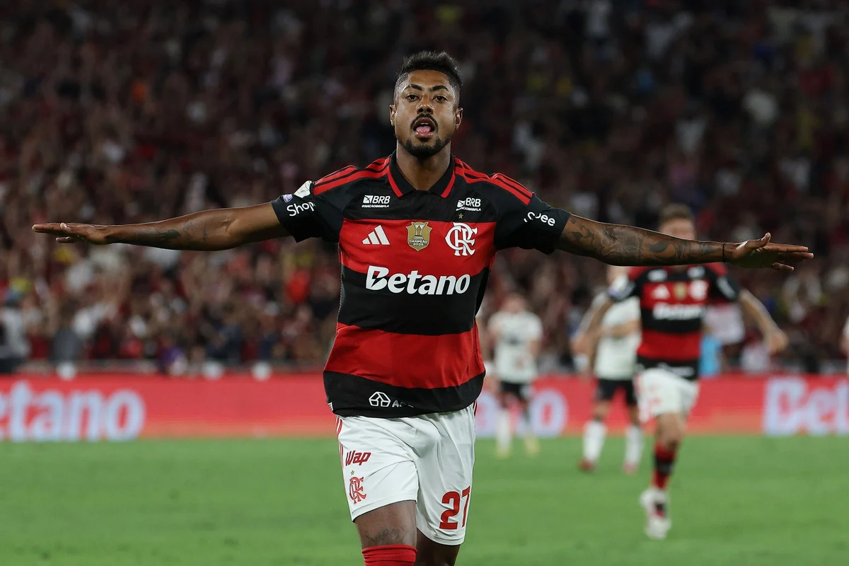 Flamengo venceu o Vitória pelo Brasileirão. Flamengo venceu o Vitória pelo Brasileirão.