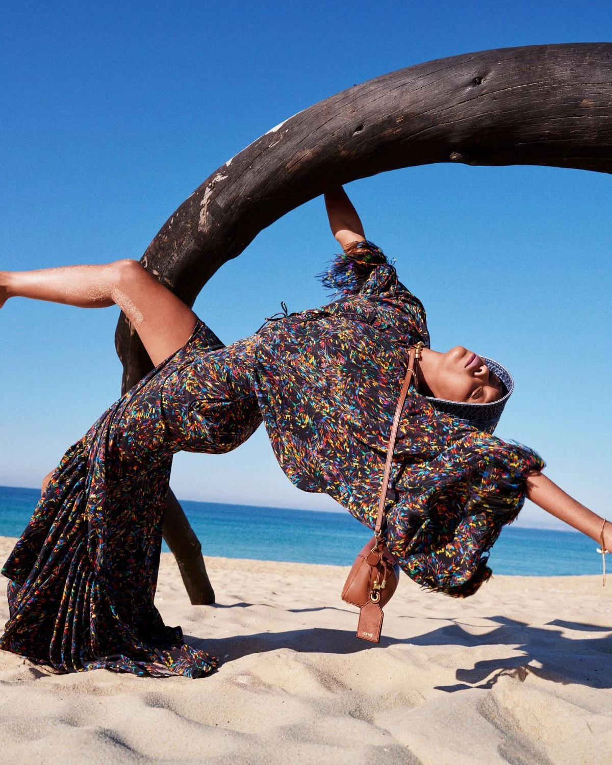 Atriz Sophie Wilde para campanha da coleção Loewe x Paula's Ibiza 2025 Atriz Sophie Wilde para campanha da coleção Loewe x Paula's Ibiza 2025