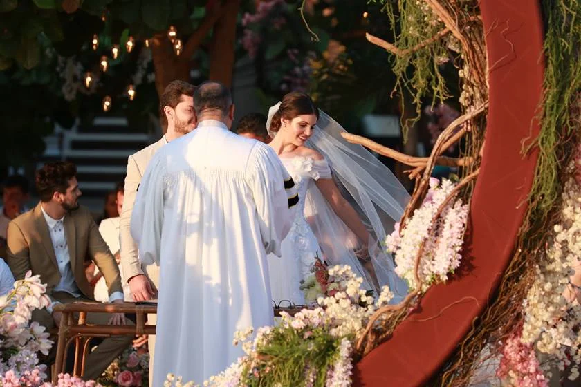 Padrinho, Walcyr Carrasco não foi ao casamento de Camila e Klebber - imagem 16 Padrinho, Walcyr Carrasco não foi ao casamento de Camila e Klebber - imagem 16