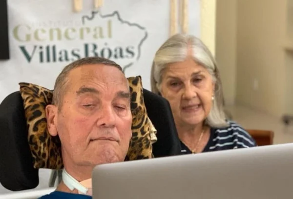 O ex-comandante do Exército Eduardo Villas Bôas, e sua mulher, a candidata Cida Villas Bôas