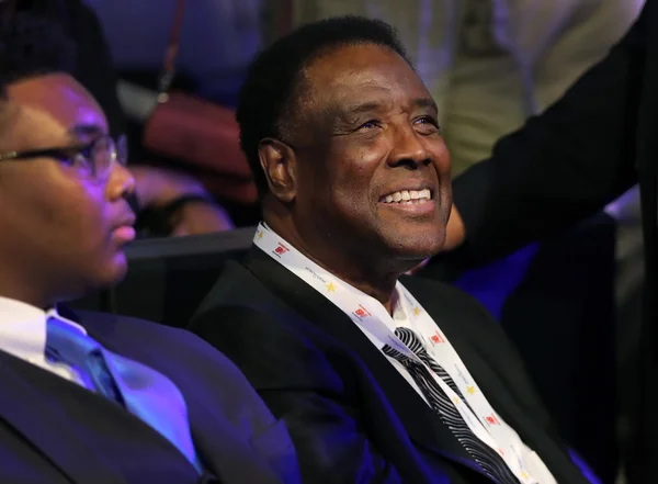Paul Silas durante premiação esportiva - Metrópoles