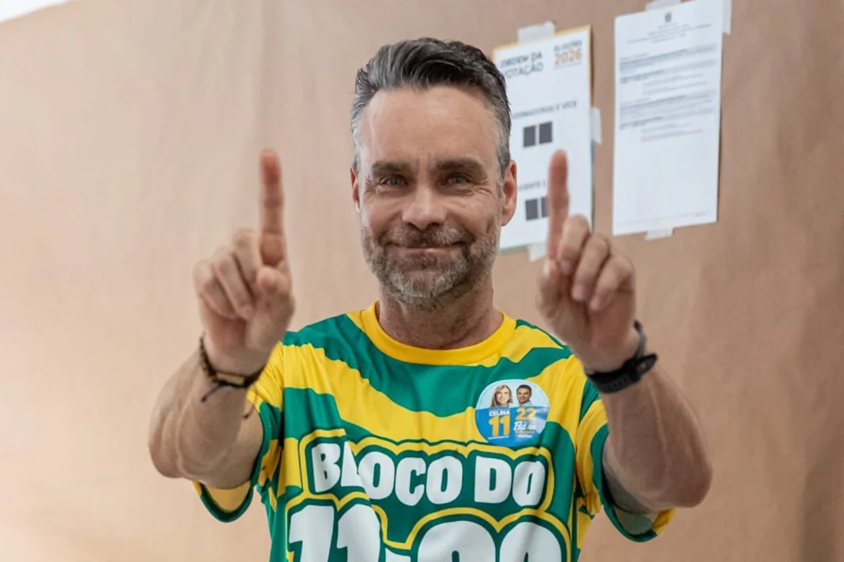 Gustavo Rocha votou na Escola das Nações, no Lago Sul. Gustavo Rocha votou na Escola das Nações, no Lago Sul.