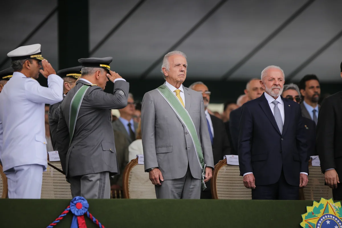 Com Lula, Exército reforça defesa contra ameaças internacionais; vídeo - imagem 2 Com Lula, Exército reforça defesa contra ameaças internacionais; vídeo - imagem 2