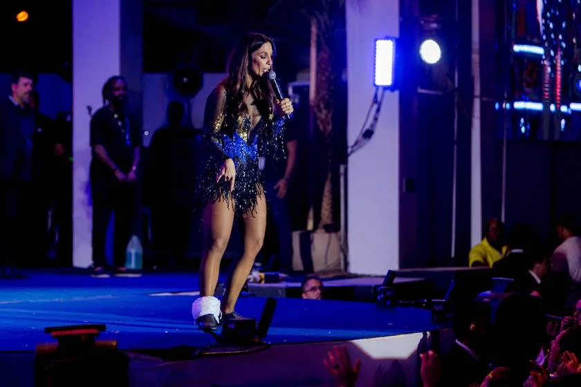 Ivete Sangalo e Wesley Safadão quase se beijam no clipe de “À Vontade” - imagem 21 Ivete Sangalo e Wesley Safadão quase se beijam no clipe de “À Vontade” - imagem 21