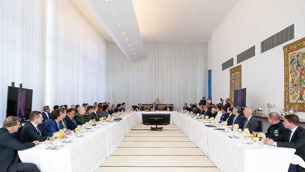Anúncio de Mendonça no Alvorada contou com Mourão e até diretor da PF