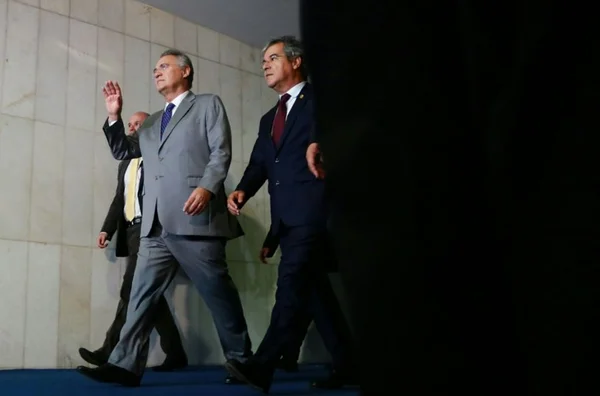 STF deve tirar Renan da presidência do Senado, avaliam especialistas