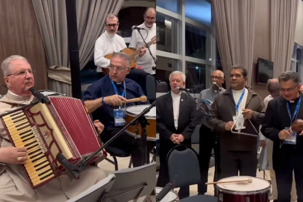Bispos da Igreja Católica cantam hino antifascista - Metrópoles