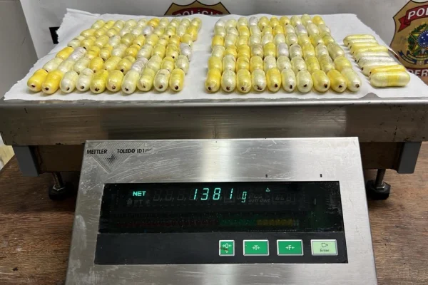 PF prende suspeitos de recrutar mulas que levariam cocaína para Europa