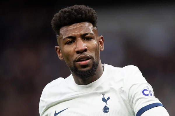 Emerson Royal, lateral do Tottenham - Metrópoles