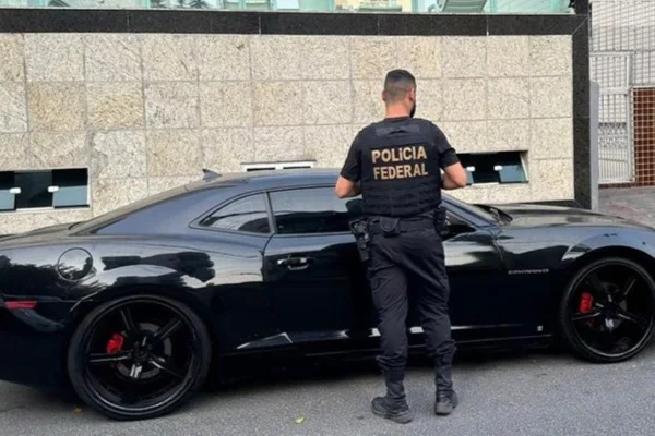 Operação da PF apreende 842 kg de cocaína no porto de Santos; mandados foram cumpridos também em Santo André e São Vicente - Metrópoles