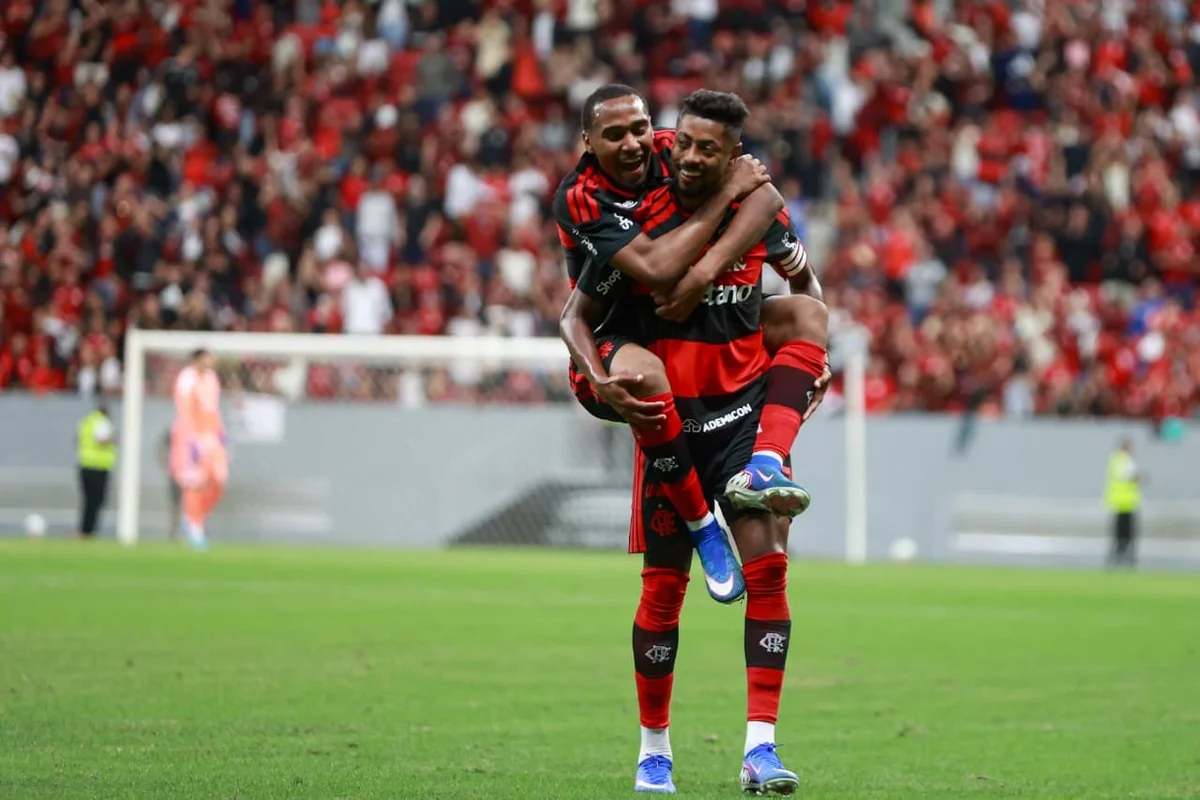 Leonardo Jardim destaca importância de vitória no amistoso em Brasília - imagem 11 Leonardo Jardim destaca importância de vitória no amistoso em Brasília - imagem 11