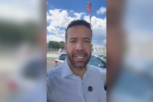 Janones: americanos ficaram “em choque” com denúncias contra Flávio