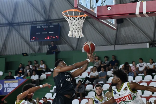 Basket Osasco x Brasília Basquete se enfrentaram pela Novo Basquete Brasil (NBB)