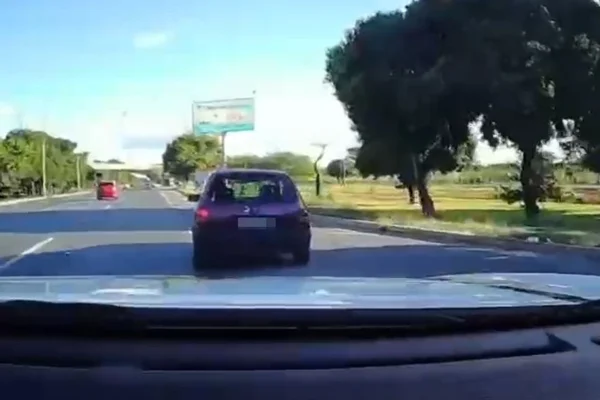 Após perseguição, motorista com carro furtado é preso pela PMDF