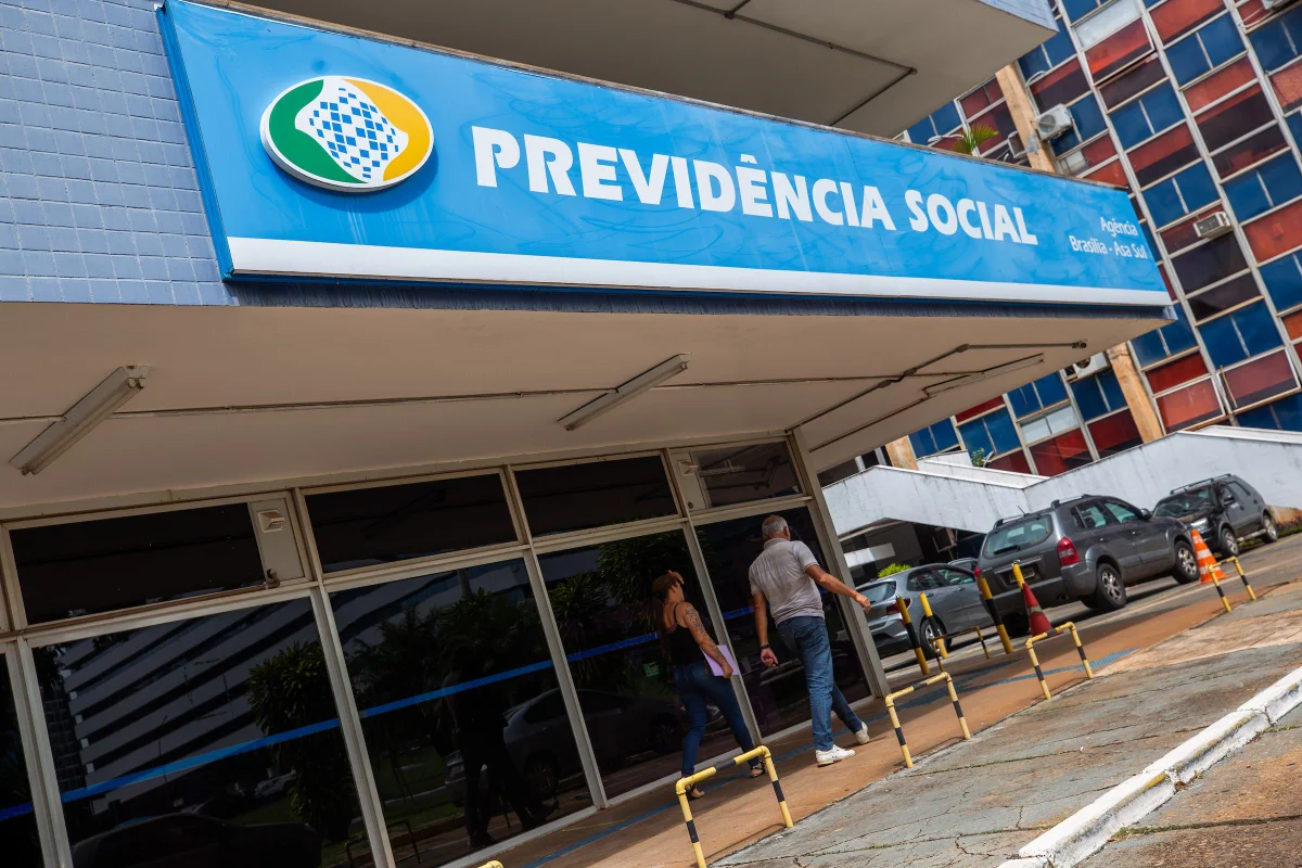 Governo reduz para 30 dias prazo de análise de processos e benefícios
