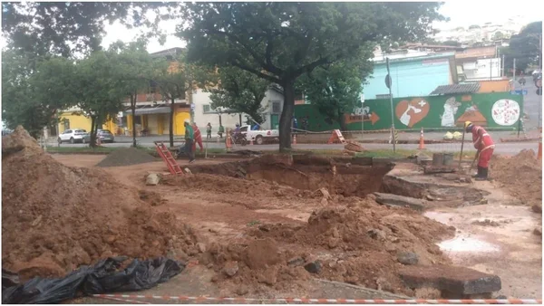 Vídeo: cratera se abre e interdita avenida em Belo Horizonte