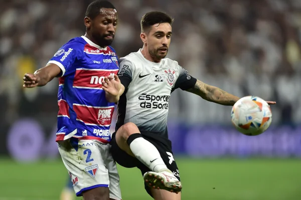 Imagem colorida de duelo entre Corinthians e Fortaleza pela Sul-Americana- Metrópoles