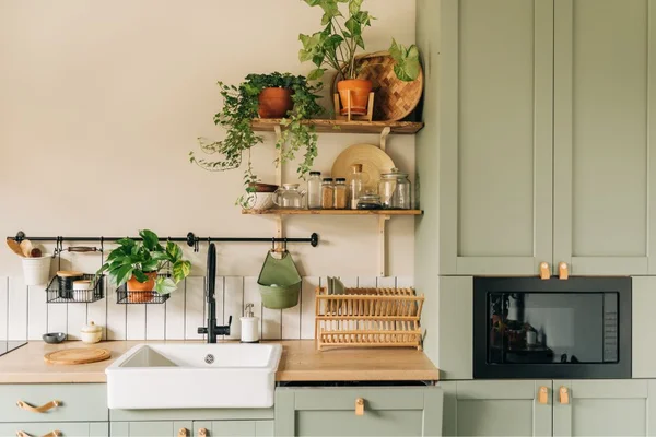 Quer uma cozinha pequena decorada? Veja 40 modelos inspiradores