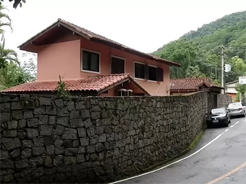 Mansão de Eike Batista em Angra (RJ) vai a leilão por R$ 10 mi; veja