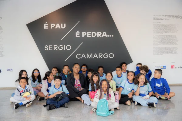 Mostra de Sergio Camargo no DF desperta olhar artístico de alunos
