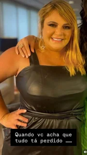 Valentina Francavilla mostra antes e depois de perder 45 kg e reflete Valentina Francavilla mostra antes e depois de perder 45 kg e reflete