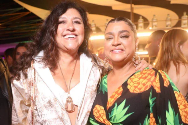 Regina Casé e Preta Gil em foto colorida - Metrópoles