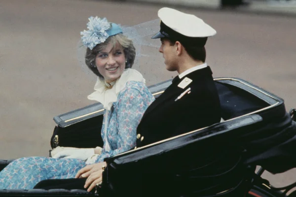 Princesa Diana enviava cartões de Dia dos Namorados a Andrew; entenda