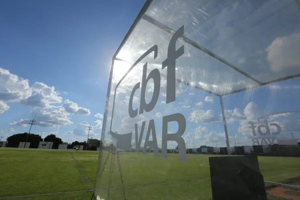 Monitor VAR CBF usado pelo juiz de futebol durante as partidas Metrópoles 3