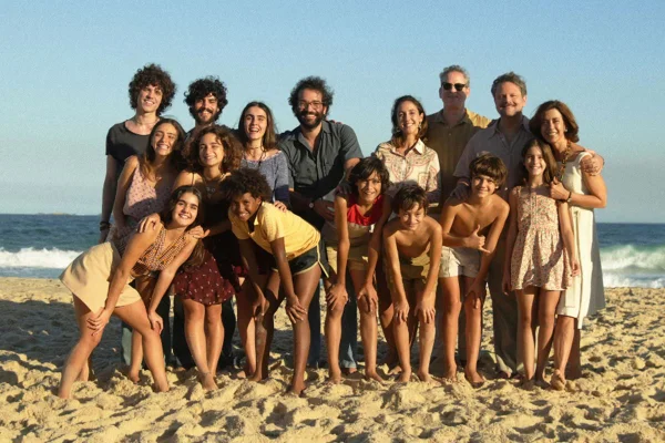 Imagem colorida do filme Ainda Estou Aqui, de Walter Salles - Metrópoles