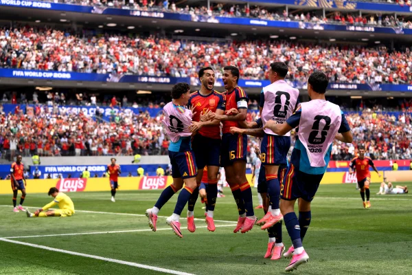 Espanha quebra má fase em Copas e avança à semifinal após 16 anos - destaque galeria