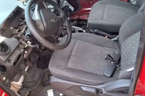 Ladrões deixaram bilhete com recado ao dono de carro roubado em Jundiaí. Veículo havia sido levado há mais de um mês - Metrópoles