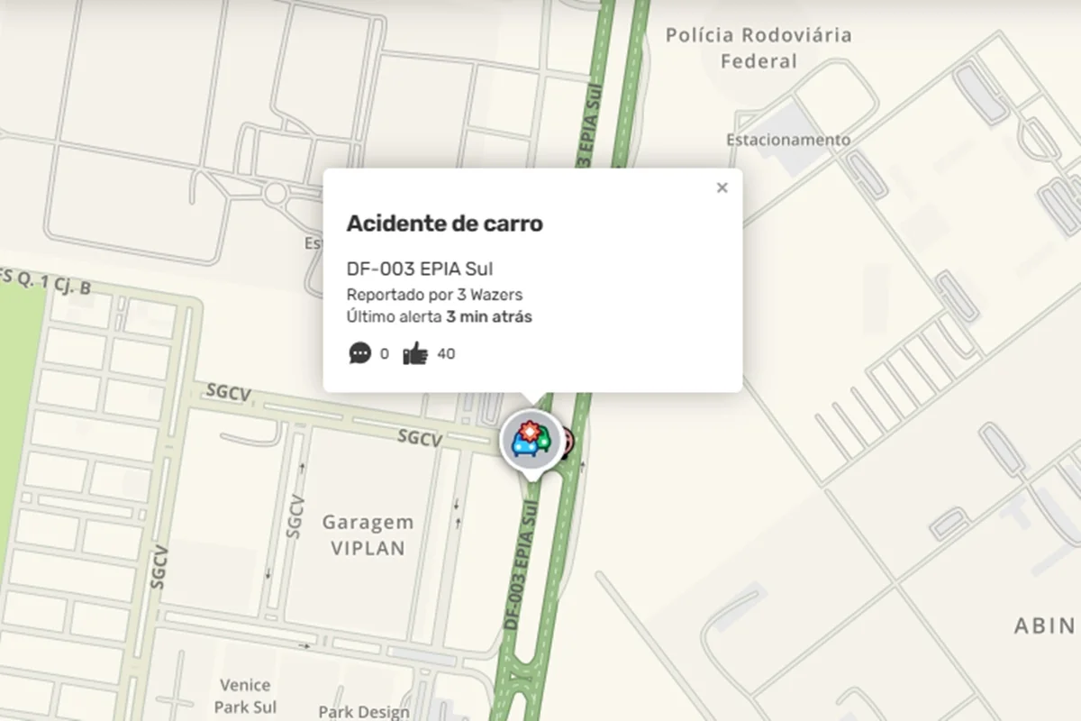 No Waze há relatos de uma via interditada No Waze há relatos de uma via interditada