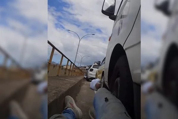 RJ: vídeos mostram desespero de moradores em tiroteio que matou "Cria"