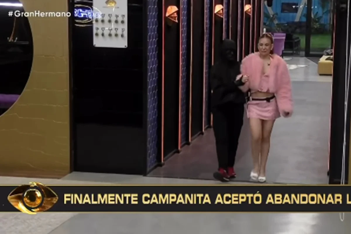 Brasileira foi retirada do reality Brasileira foi retirada do reality