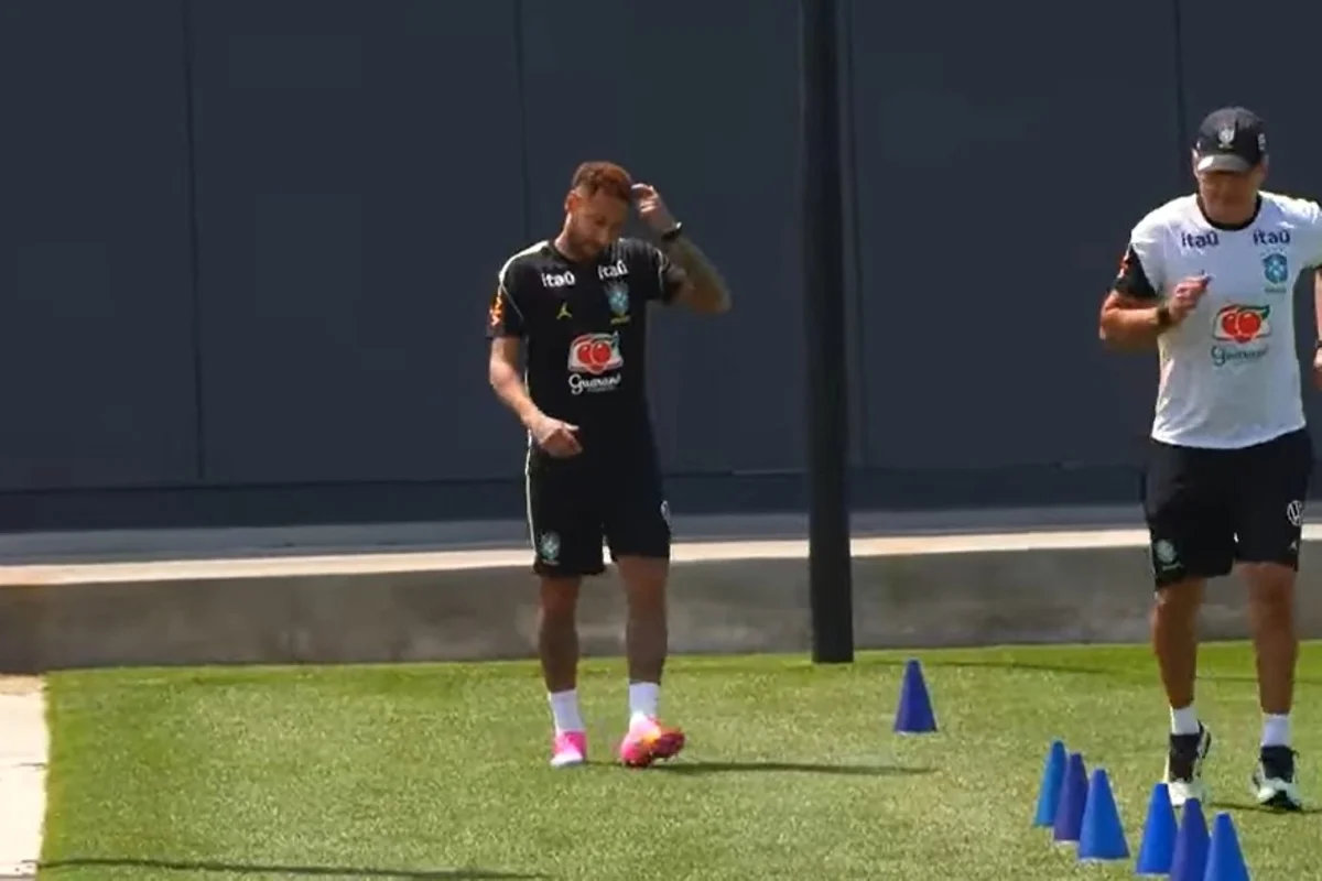 Copa: Neymar participa de treino com grupo e bola nesta quarta (17/6) - imagem 2 Copa: Neymar participa de treino com grupo e bola nesta quarta (17/6) - imagem 2