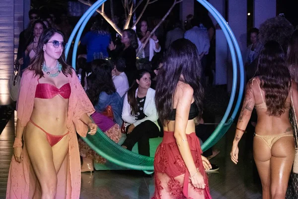 Summer Collections promete reacender a moda praia do DF